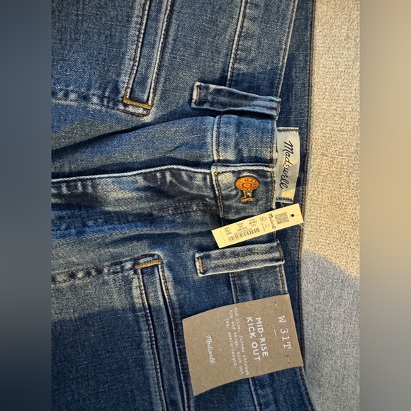 Madewell Blue kick out leg Jeans - Picture 2 of 4